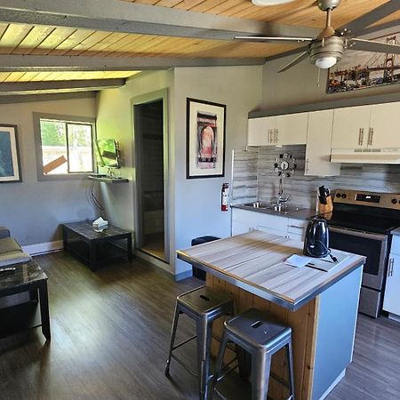 Fuller Lake Chemainus Motel Экстерьер фото